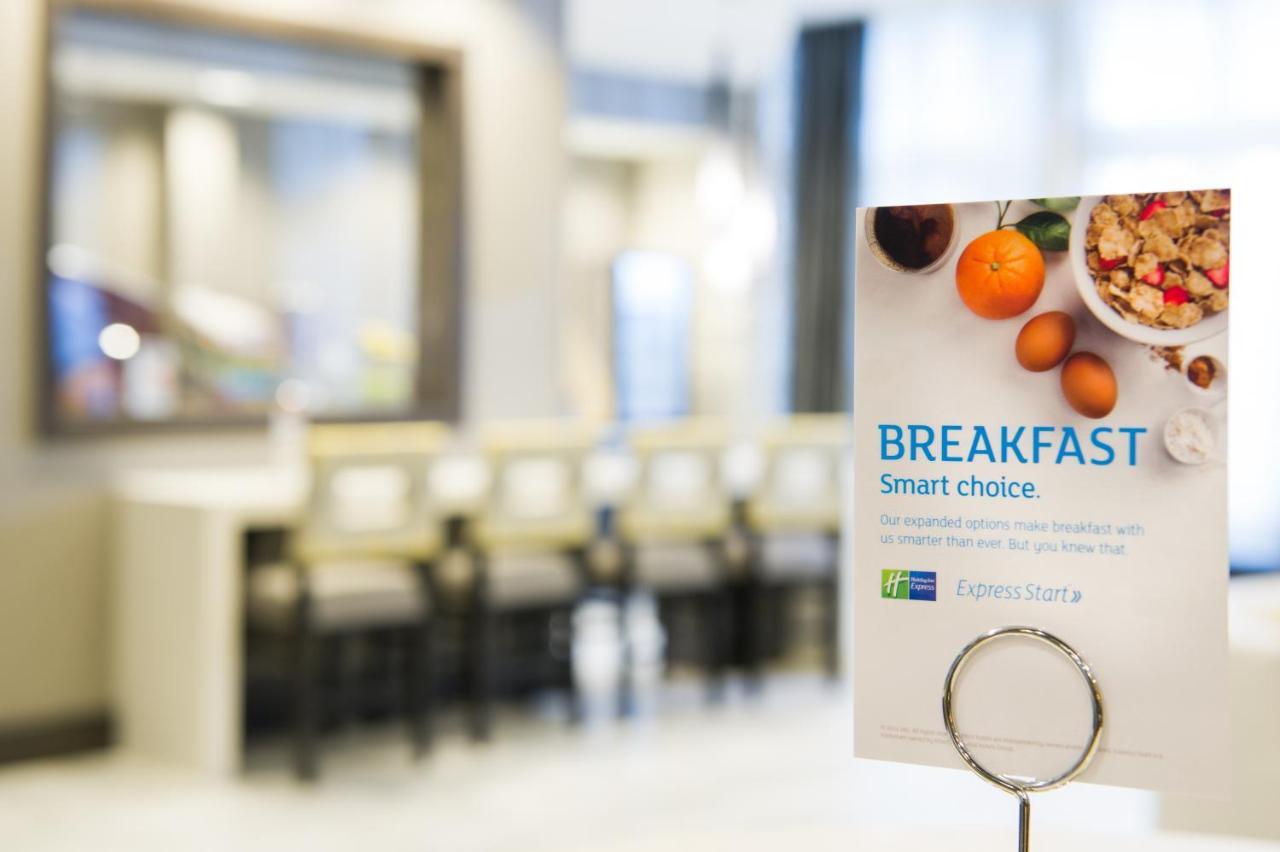 Holiday Inn Express And Suites Madison Central By Ihg Екстериор снимка