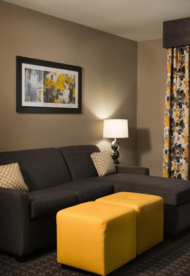 Holiday Inn Express And Suites Madison Central By Ihg Екстериор снимка