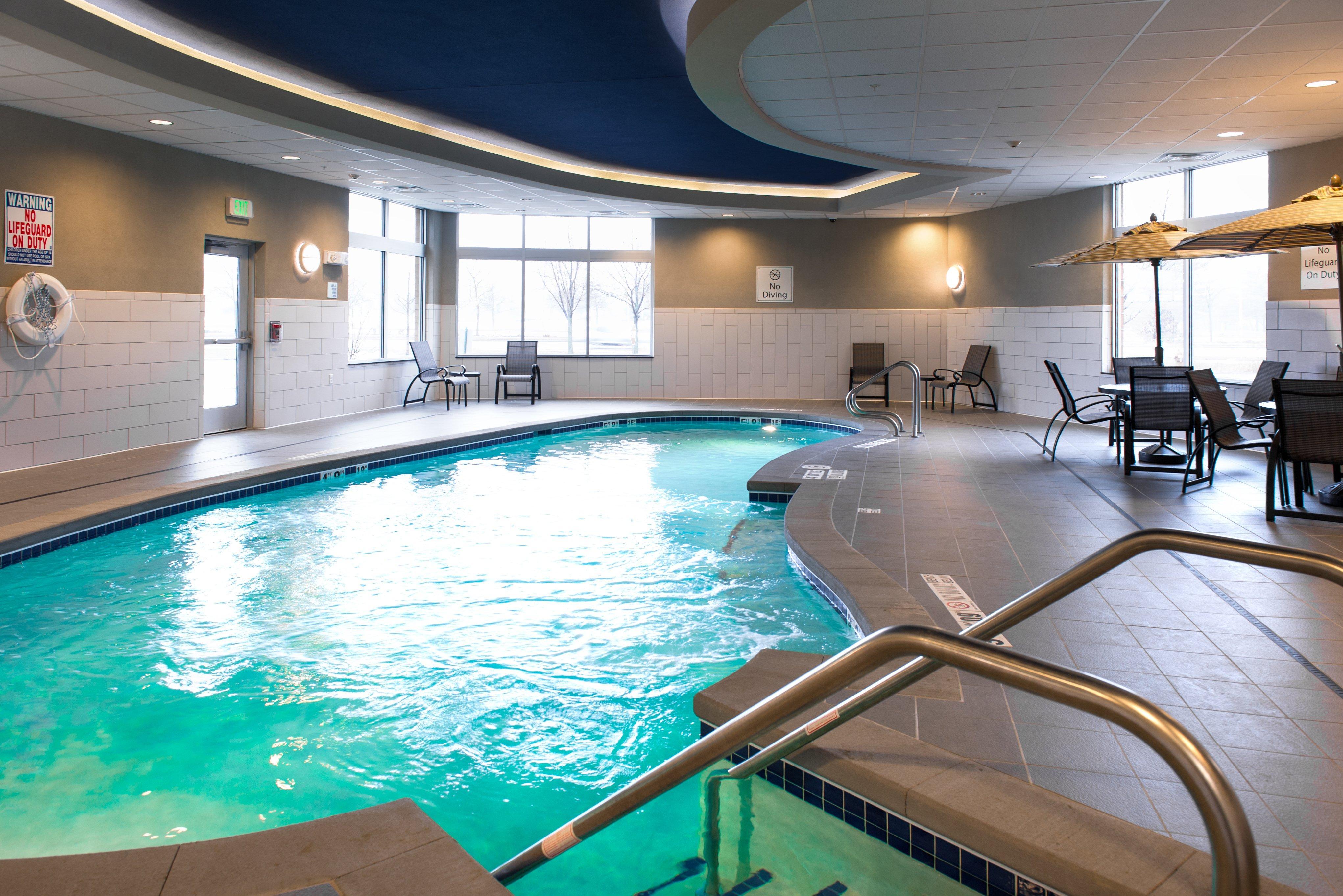 Holiday Inn Express And Suites Madison Central By Ihg Екстериор снимка