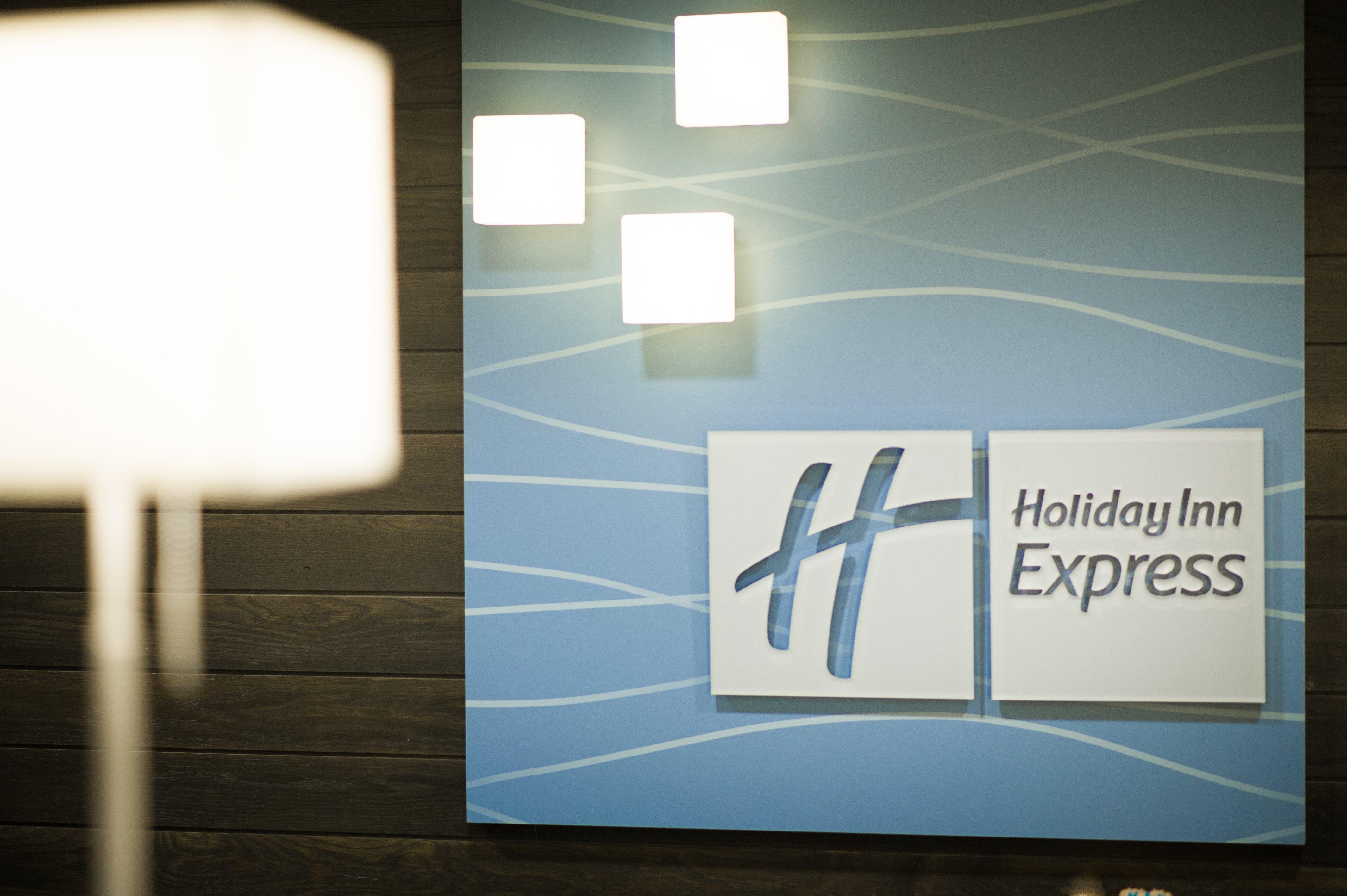 Holiday Inn Express And Suites Madison Central By Ihg Екстериор снимка