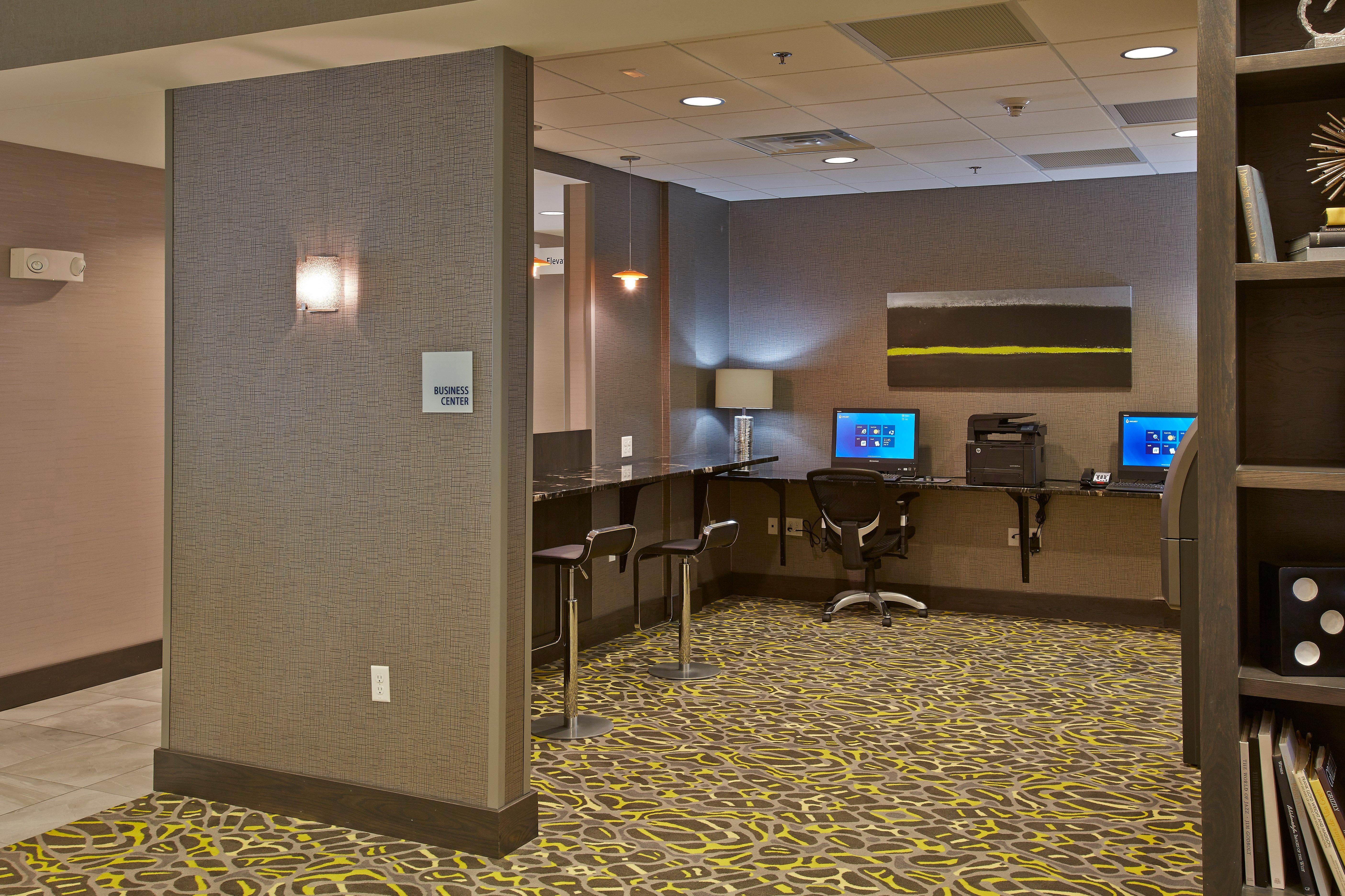 Holiday Inn Express And Suites Madison Central By Ihg Екстериор снимка
