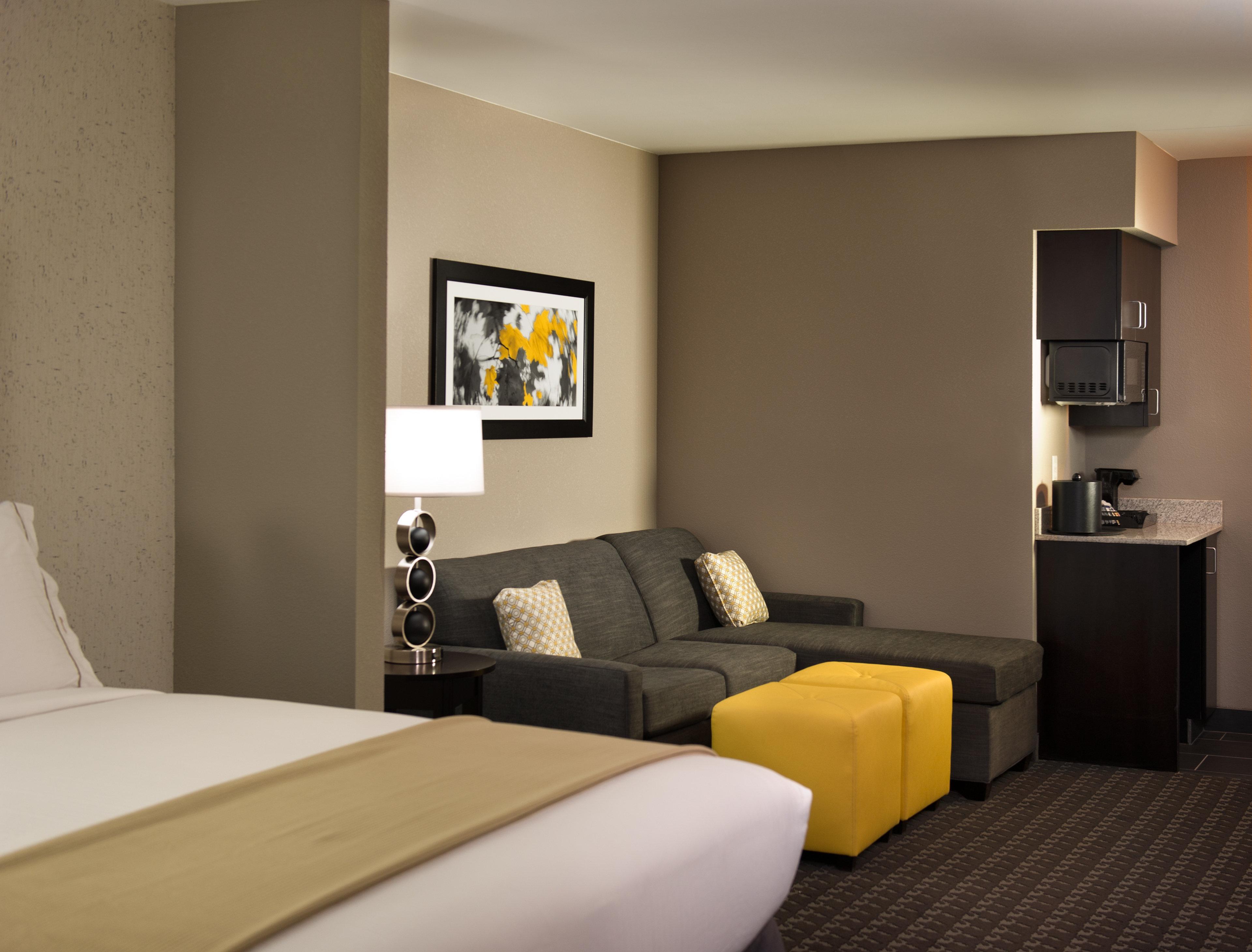 Holiday Inn Express And Suites Madison Central By Ihg Екстериор снимка